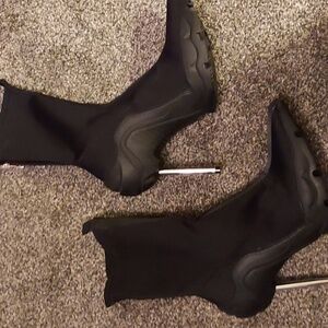 NWOB, Azalea Wang Bootie